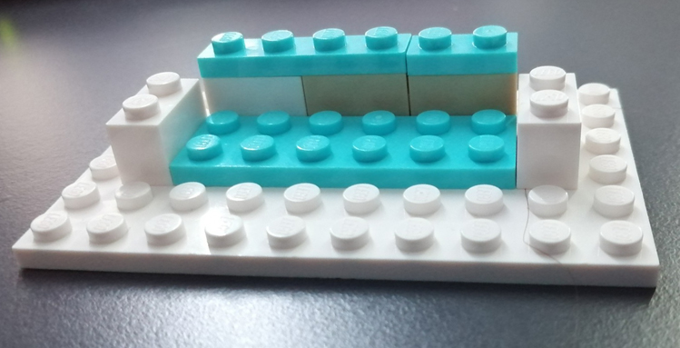 This image has an empty alt attribute; its file name is lego-2.jpg